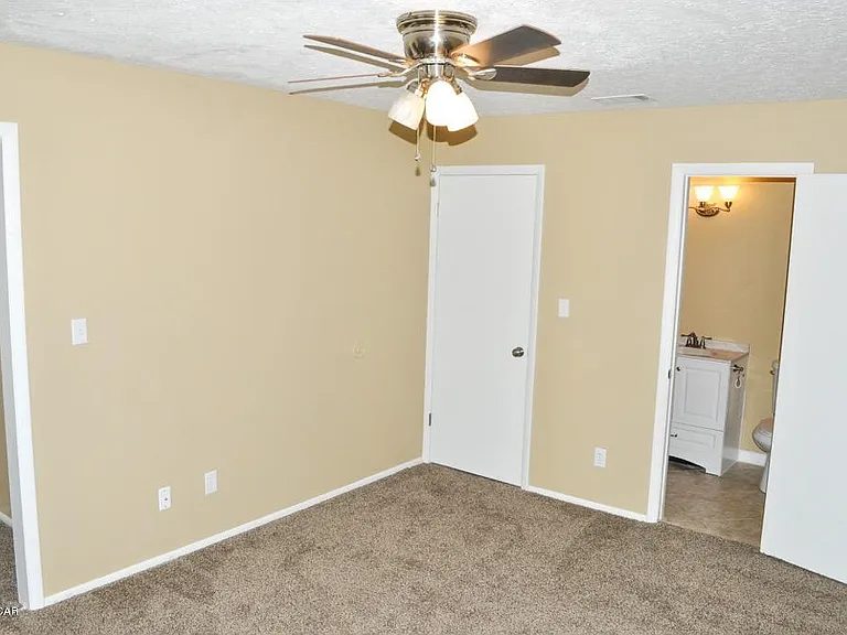 2516 Johnson Dr — Photo 9