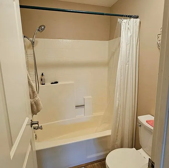 14640 Marymount St — Photo 10