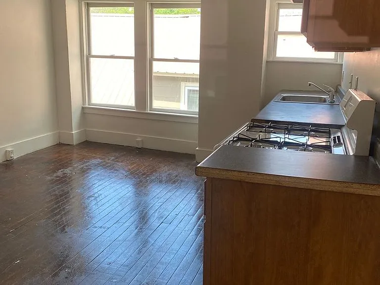 120 Main St. — Photo 2