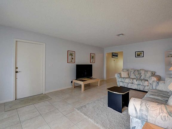 4th image of 4843 Greentree Ln APT B