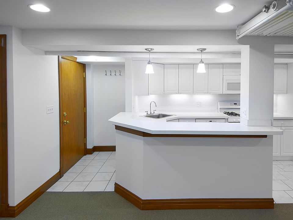 1st image of 1003 W Hollywood Ave #A