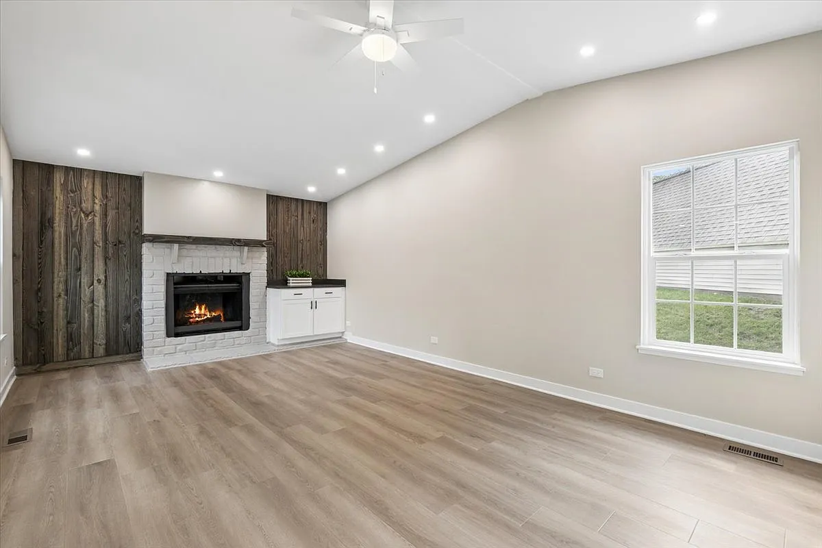 1 bed, 782 sqft, $1,950 — Photo 3