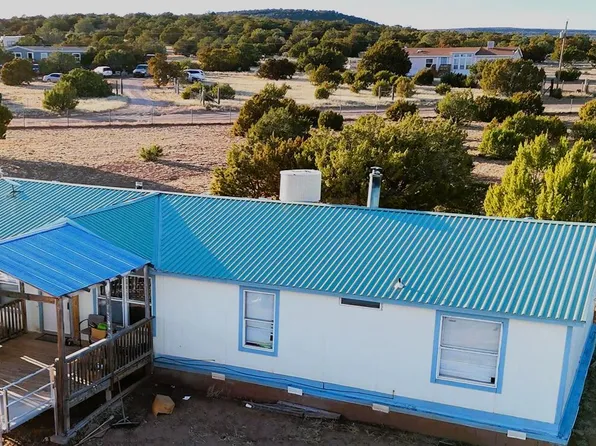15 Phillips Rd, Moriarty, NM 87035