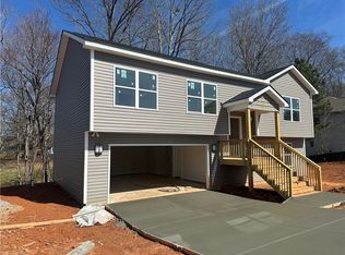 226 Highland Pointe Dr, Alto, GA 30510