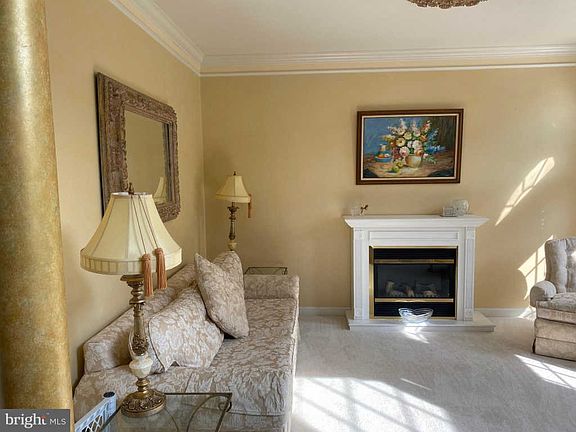 5th image of 513 Glenbrook Dr