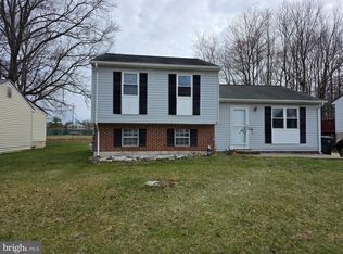 8 Sue Ln, Newark, DE 19711