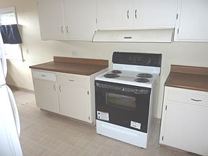 5th image of 611 N Tower St
