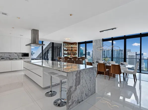 88 SW 7th St, Miami, FL