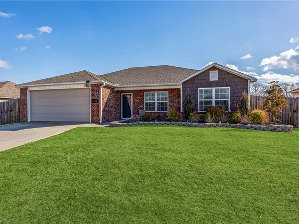 1120 S Apollo Dr, Fayetteville, AR 72701