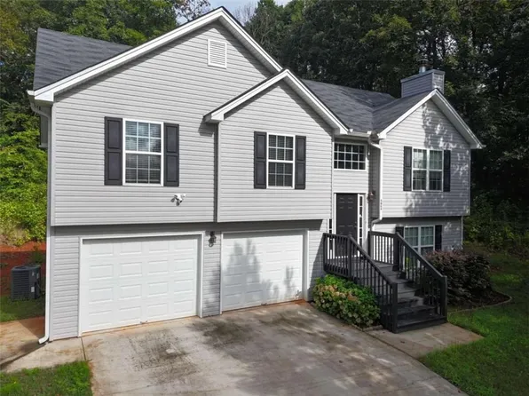 5664 Deerberry Ln, Gillsville, GA 30543