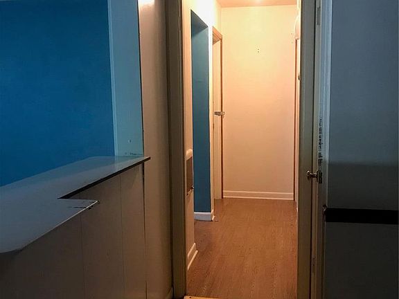 4th image of 1090 Flora Ln S