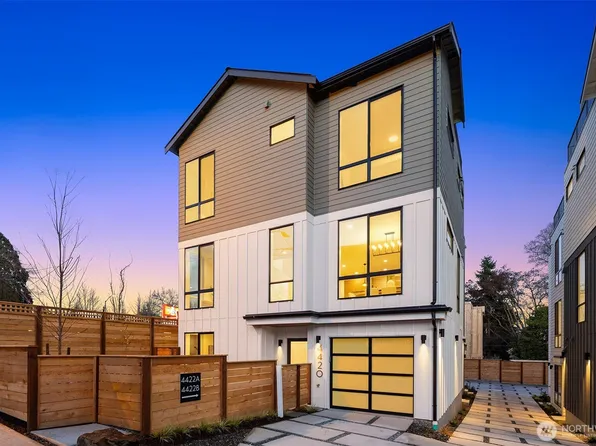 4421 2nd Avenue NE, Seattle, WA 98105
