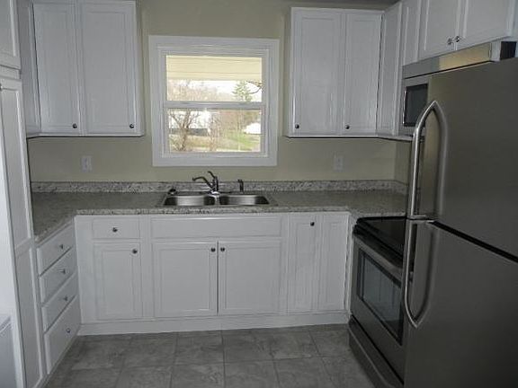 2nd image of 501 Douglas Dr