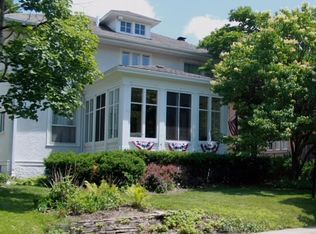 911 Douglas Ave, Elgin, IL 60120