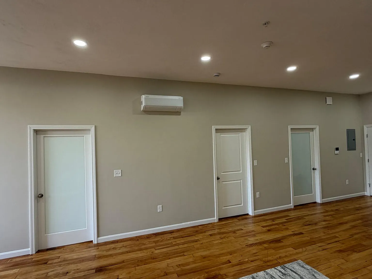 2 bed, 856 sqft, $1,990 — Photo 4