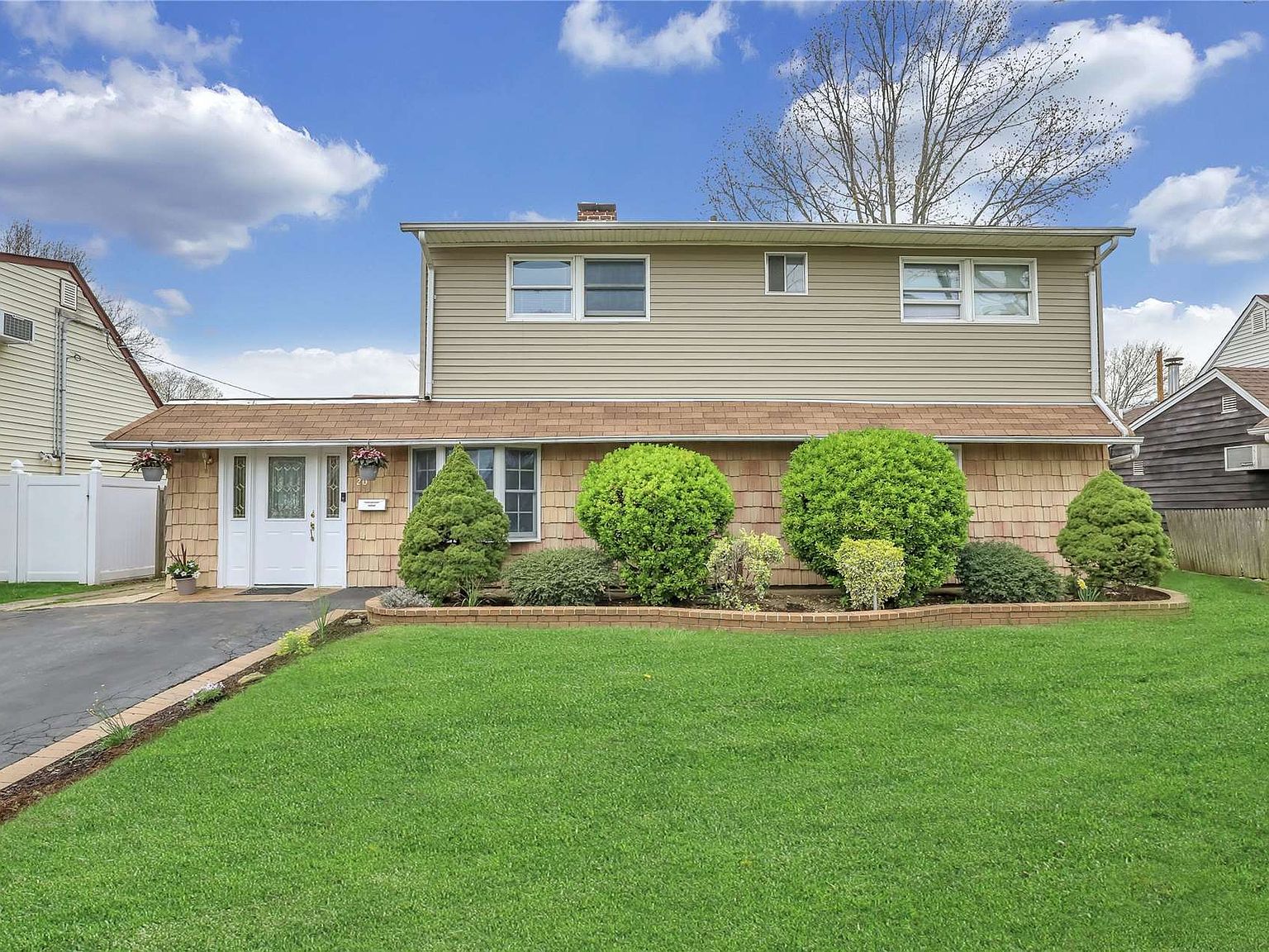 20 Rosewood Ln, Wantagh, NY 11793 Zillow