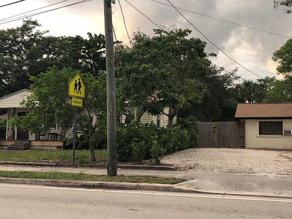 3rd image of 219 SW 12th St