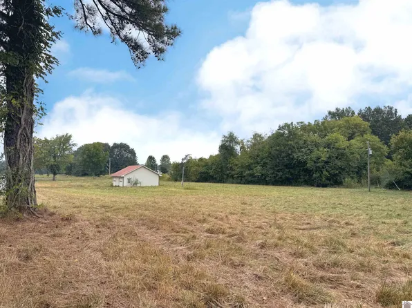 505 N 5th St, Hazel, KY 42049