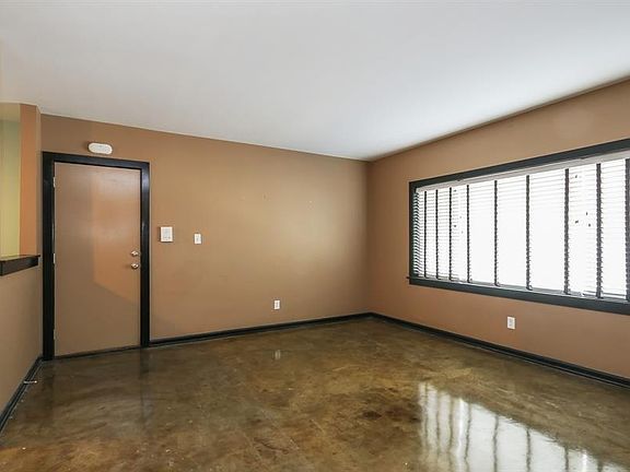 5th image of 4516 Broadway Ave #204