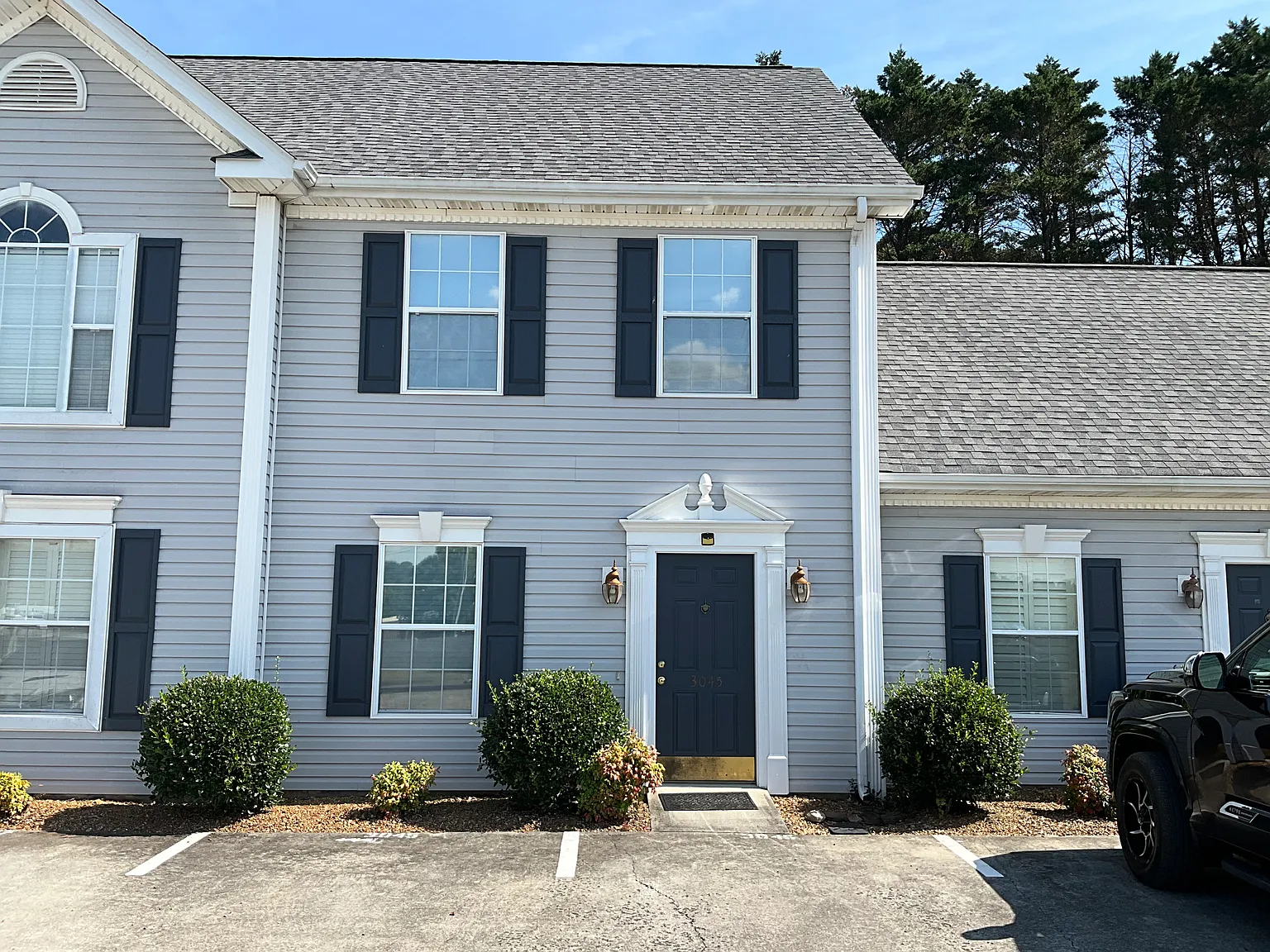 2 bed, 1.5 bath, 1280 sqft, $1,100 — Photo 1