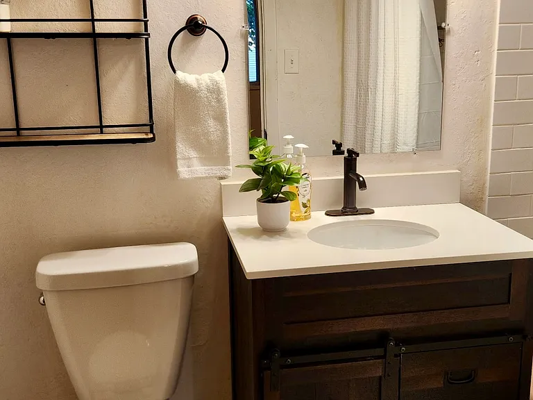 1730 W Pacific Ave #1B — Photo 2