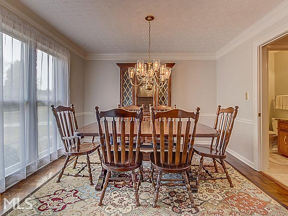 4th image of 125 Courtland Dr
