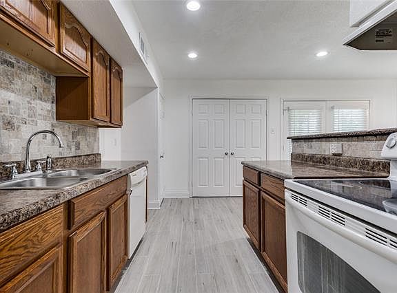 5th image of 1103 Crestridge Dr