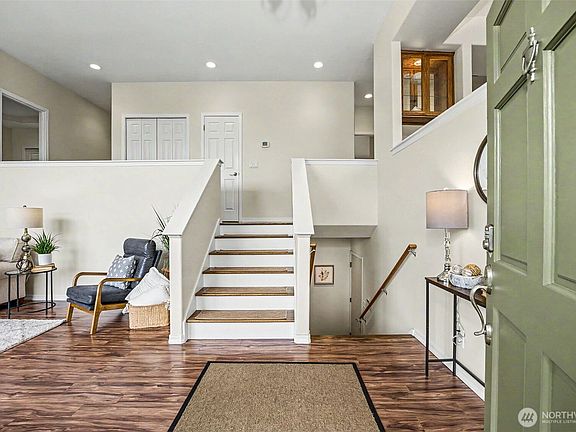 3rd image of 1860 Hillside Drive NE