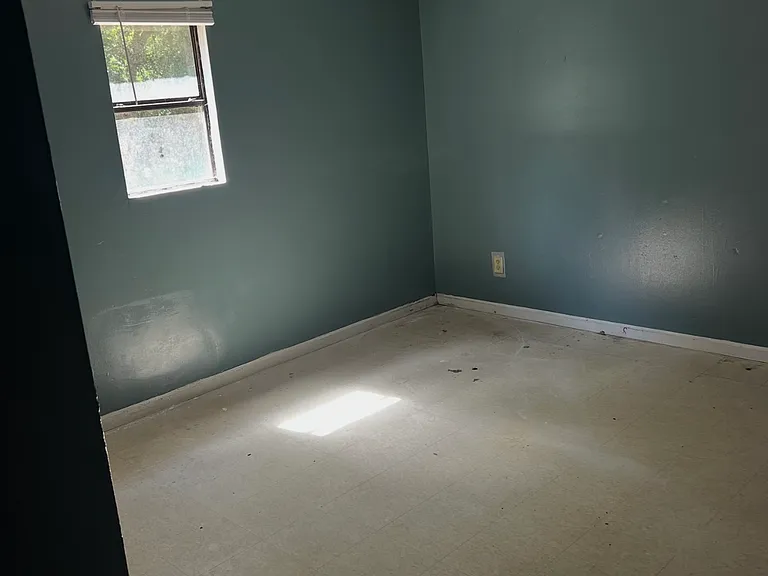 918 E Furlow St #F — Photo 6