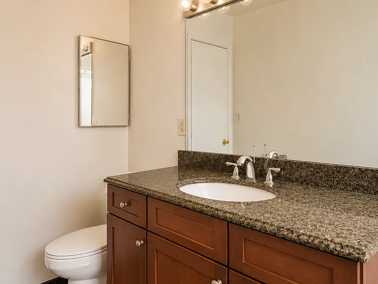 686 S Saint Andrews Pl #B3 — Photo 12
