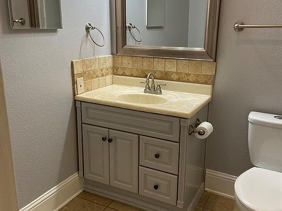 4th image of 5007 Green Oaks Dr