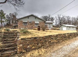 909 W Springdale Ave, Sapulpa, OK 74066