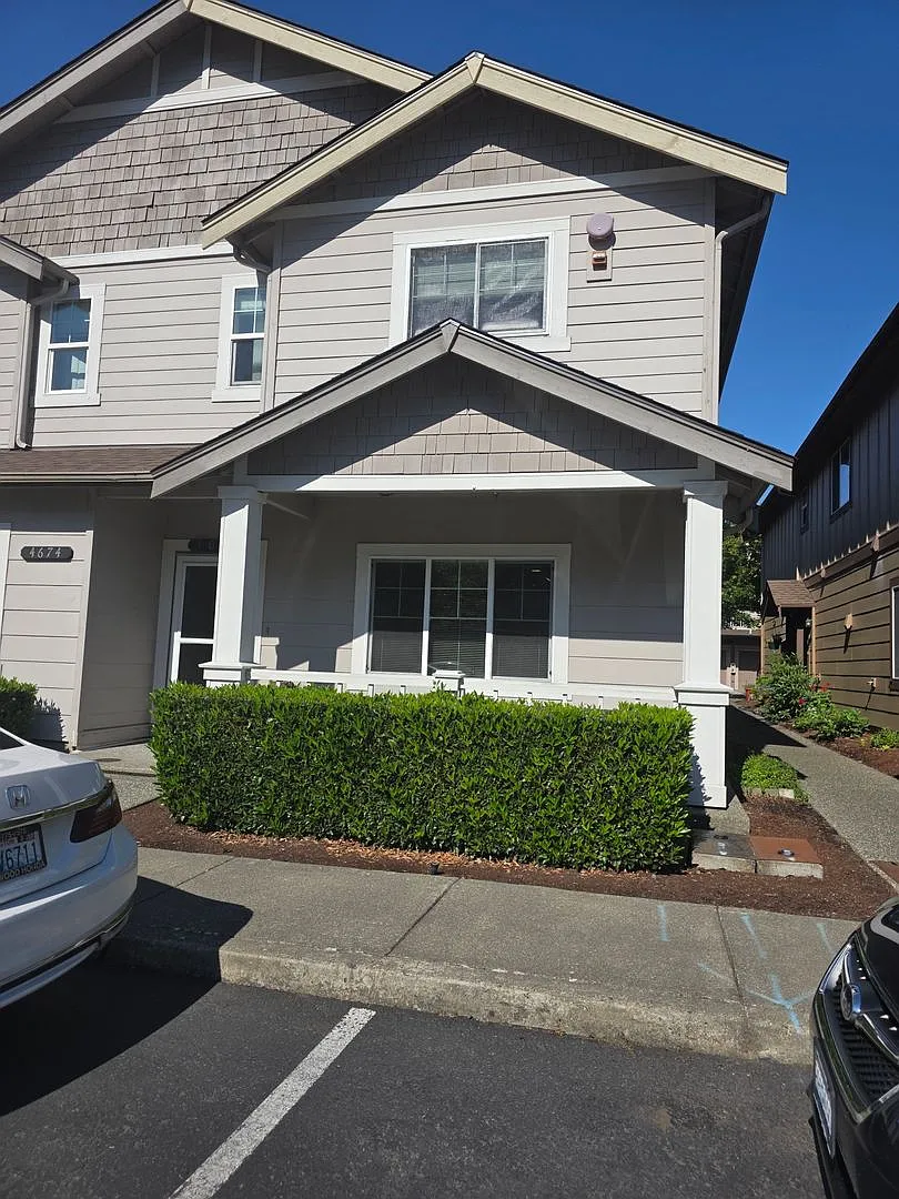 4674 Wade Street #102 *$500 Off First Months Rent* — Photo 2