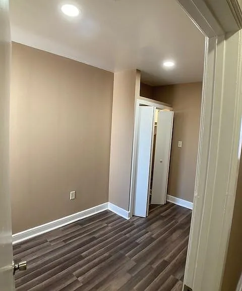 207 E Cambria St — Photo 50
