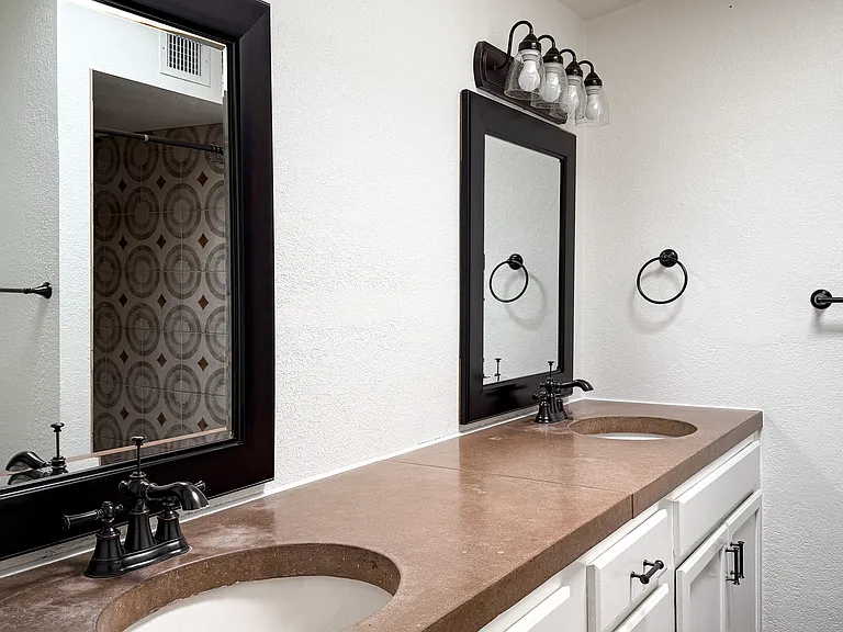 3700 S Serena Ln — Photo 24