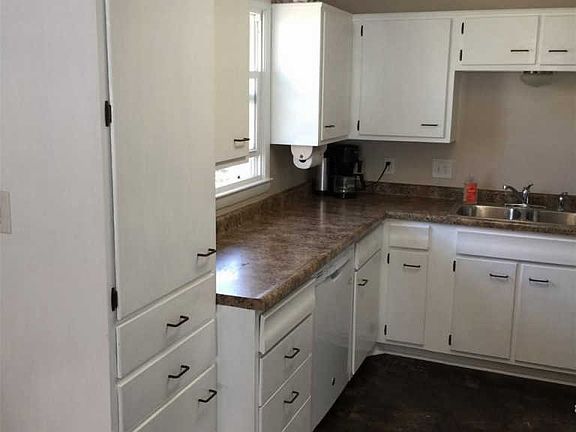 4th image of 9836 Nina St