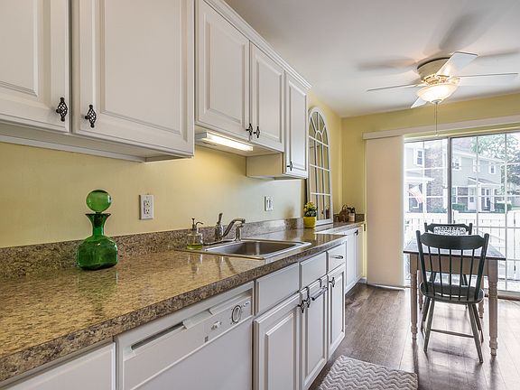 4th image of 20867 Glen Haven Cir W #281