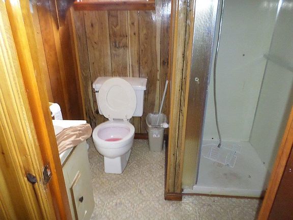 5th image of 145 Robin Ln