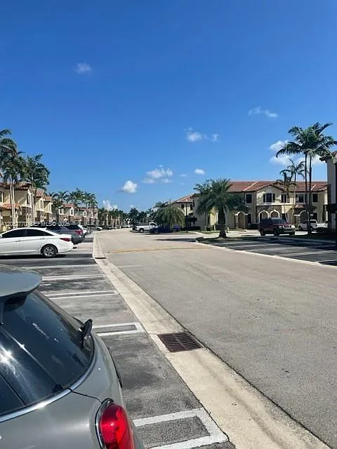 2 bed, 2.5 bath, $2,300 — Photo 3