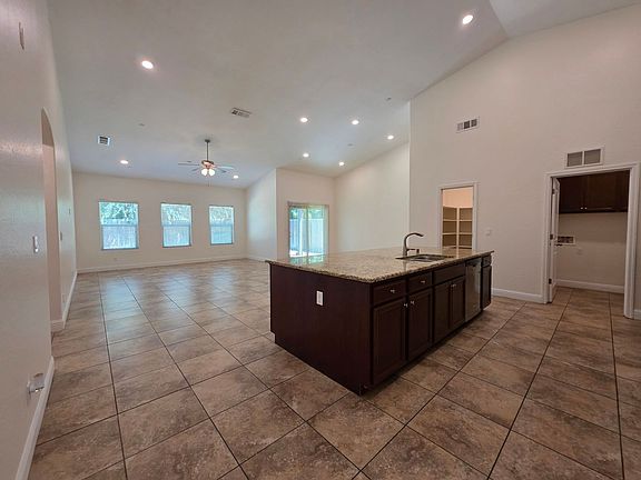 4th image of 2026 W Crystal Ave