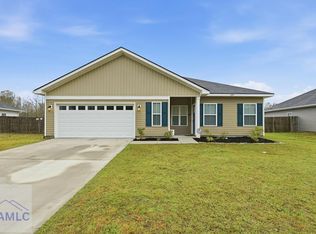 220 Cherokee Oaks Xing, Hinesville, GA 31313