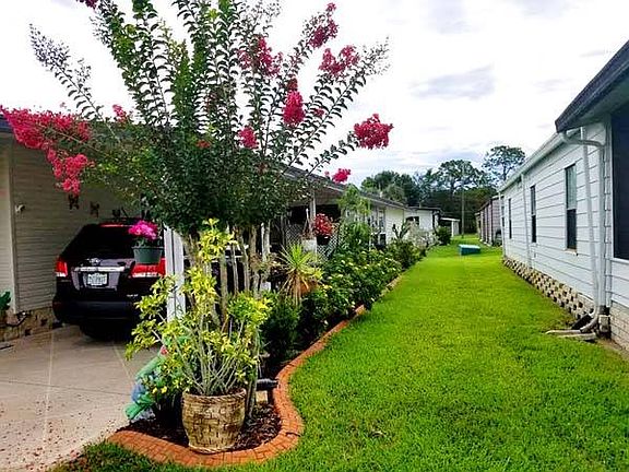 5th image of 814 Village Dr