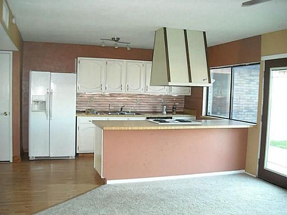 4th image of 5320 Sagers Blvd