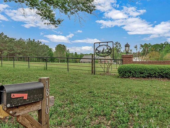2nd image of 1810 County Road 836