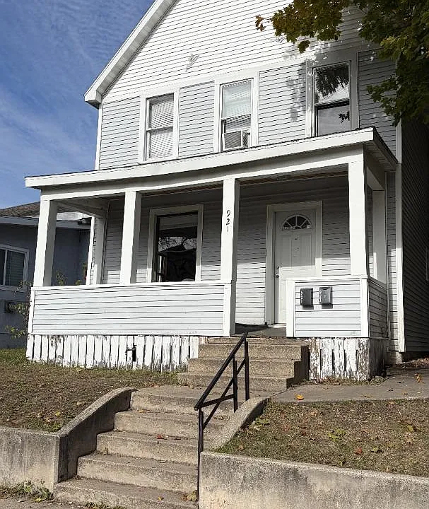 921 Vine St