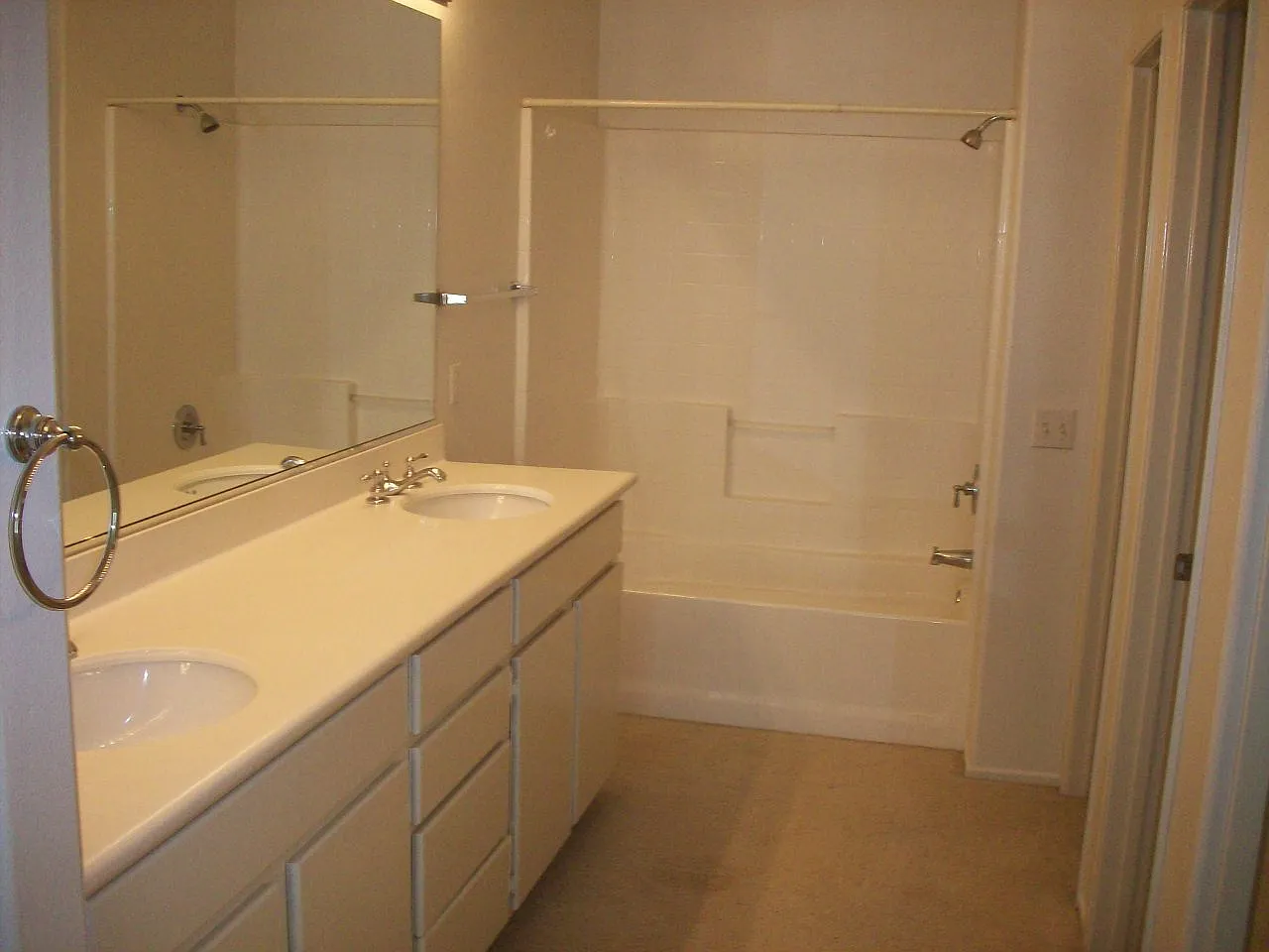 Sheridan Place: 3 Bed 2.5 Bath Attached Townhouse — Photo 2