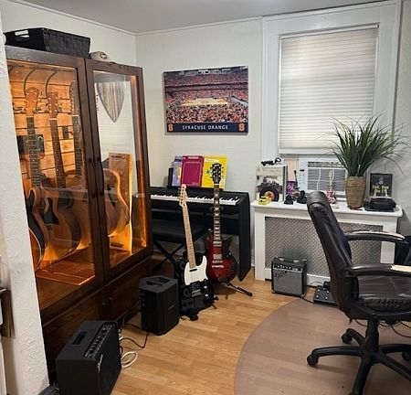 4th image of 291 Essex St #1