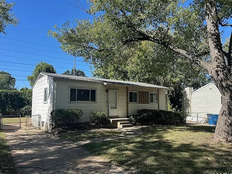 1239 Congress Ave — Photo 1