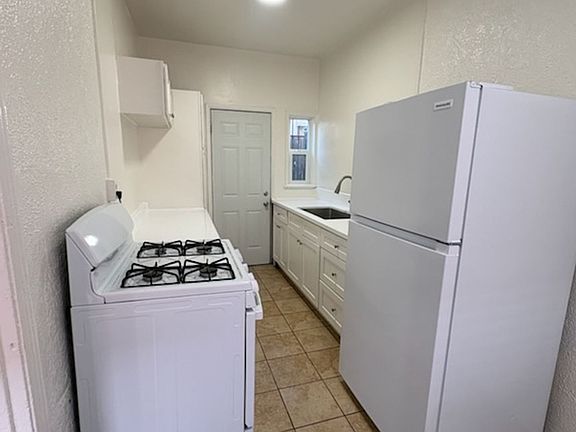 4th image of 540 E 14th St APT 5