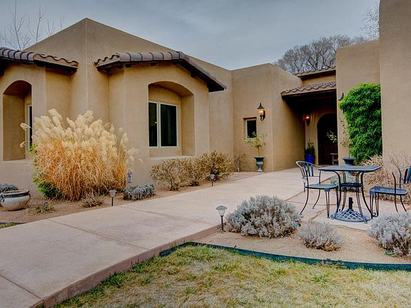 3rd image of 1004 Acequia Trl NW